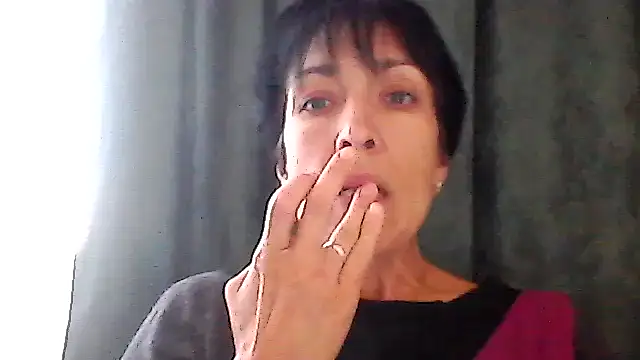 SunnyAmorre online show from 09/18/25, 08:16