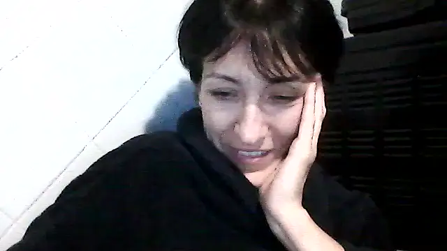 SunnyAmorre online show from 10/18/25, 08:31