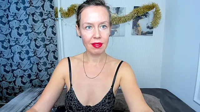 Snapshot of BrendaCain chatting on 12/21/24, 03:47 BrendaCain online show from 12/21/24, 03:47