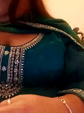 Srishtijain51 online show from 10/31/25, 11:44