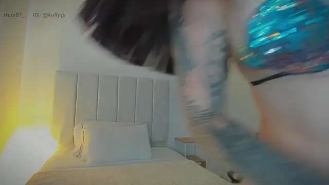 Ally Snow online show from 04/10/26, 02:11