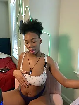 Snapshot of EatSweetMolly chatting on 02/23/25, 12:37 EatSweetMolly online show from 02/23/25, 12:37