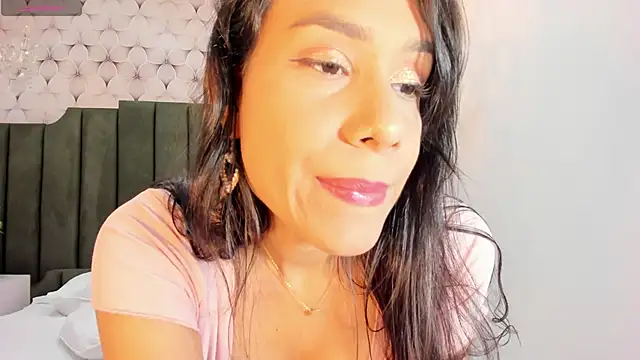 PilarJones  online show from 02/03/25, 12:25