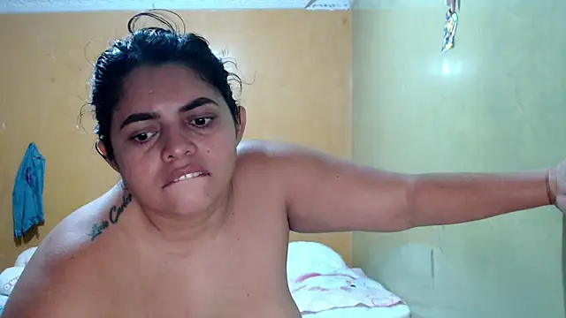 Snapshot of yulieth_bbw chatting on 12/23/25, 03:48 yulieth bbw online show from 12/23/25, 03:48