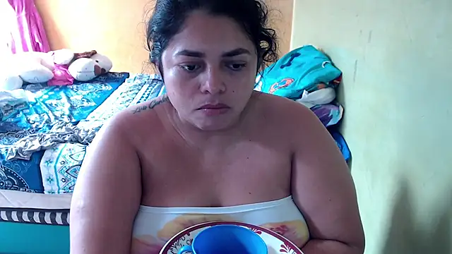 Snapshot of yulieth_bbw chatting on 01/11/26, 02:00 yulieth bbw online show from 01/11/26, 02:00