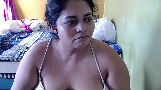 Snapshot of yulieth_bbw chatting on 01/13/26, 06:57 yulieth bbw online show from 01/13/26, 06:57