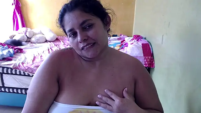 Snapshot of yulieth_bbw chatting on 02/20/26, 06:41 yulieth bbw online show from 02/20/26, 06:41