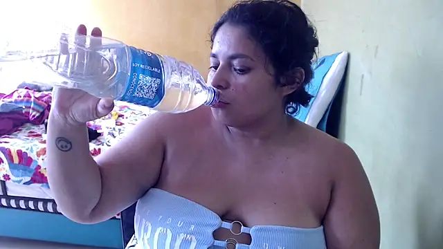 Snapshot of yulieth_bbw chatting on 02/25/26, 06:50 yulieth bbw online show from 02/25/26, 06:50