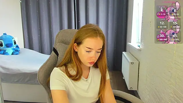 Snapshot of Hot_Mia_ chatting on 06/15/26, 09:22 Hot Mia online show from 06/15/26, 09:22