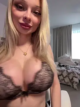 HannaXLove online show from 12/22/25, 03:09