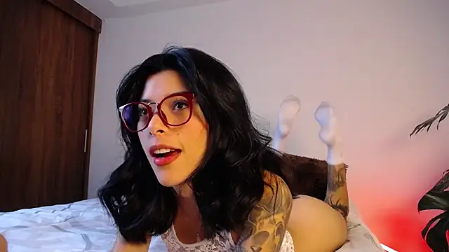 Snapshot of maggie_kay chatting on 09/10/25, 04:07 maggie kay online show from 09/10/25, 04:07