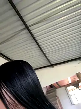 Snapshot of _dinna chatting on 11/23/25, 04:40 dinna online show from 11/23/25, 04:40