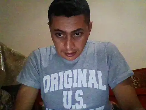 Snapshot of Iml22m chatting on 10/20/25, 09:37 Iml22m online show from 10/20/25, 09:37