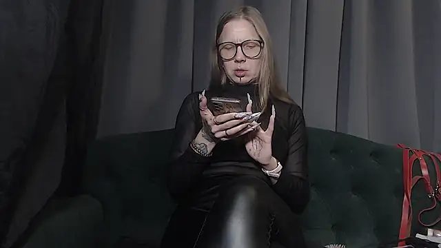 alexandra zaryanova online show from 04/25/26, 09:45