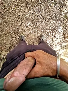 Snapshot of breejs chatting on 10/06/25, 05:27 breejs online show from 10/06/25, 05:27