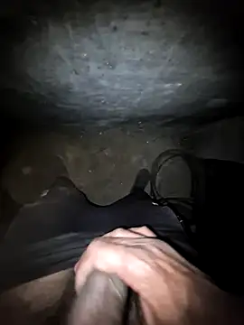 Snapshot of breejs chatting on 10/21/25, 03:46 breejs online show from 10/21/25, 03:46