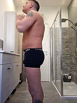 Snapshot of kekko-1982 chatting on 01/13/25, 01:49 kekko-1982 online show from 01/13/25, 01:49