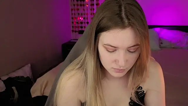 elinanortas online show from 04/01/26, 06:36