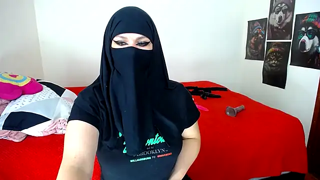 evelyn  salah online show from 12/08/24, 01:02