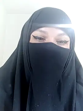 evelyn  salah online show from 10/14/25, 04:08