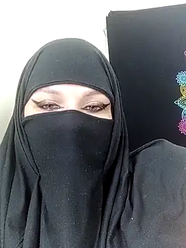 evelyn  salah online show from 10/22/25, 11:04