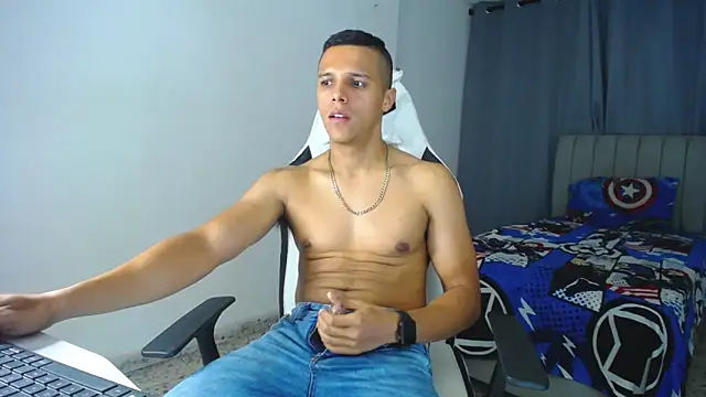 Snapshot of DavidAngell7 chatting on 02/14/25, 05:30 DavidAngell7 online show from 02/14/25, 05:30