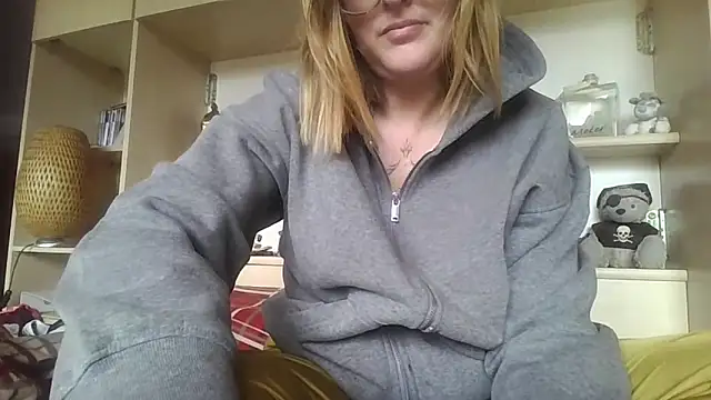 LiquidLeonie online show from 03/24/26, 12:32