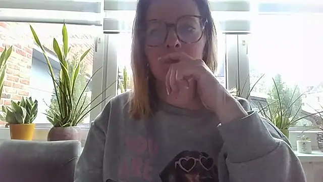 LiquidLeonie online show from 04/02/26, 07:50