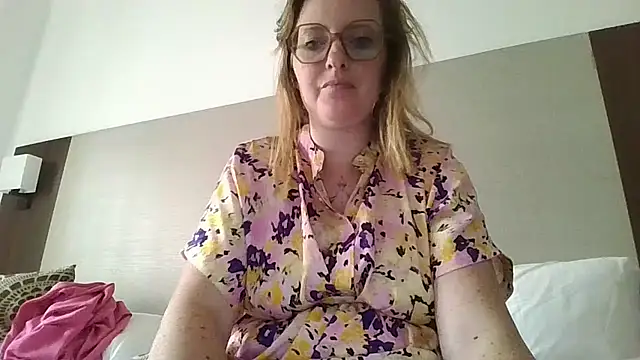 LiquidLeonie online show from 04/08/26, 03:23