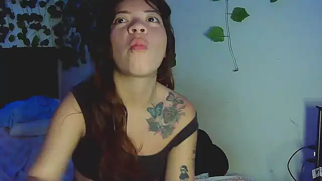 Snapshot of fresa_caliente chatting on 12/02/24, 08:55 fresa caliente online show from 12/02/24, 08:55