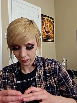 AmethystFoxx online show from 03/18/26, 05:27