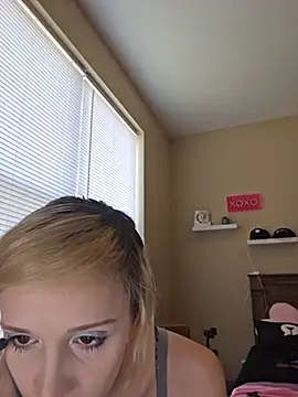 AmethystFoxx online show from 05/29/26, 06:39