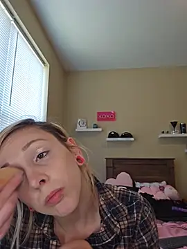 AmethystFoxx online show from 06/06/26, 05:39