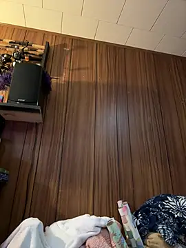 Mini And The Bear online show from 03/12/26, 03:40