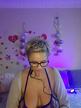 BellaBellaHot online show from 12/02/25, 09:58