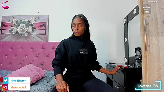 Snapshot of sharon_hill chatting on 06/19/26, 11:19 sharon hill online show from 06/19/26, 11:19