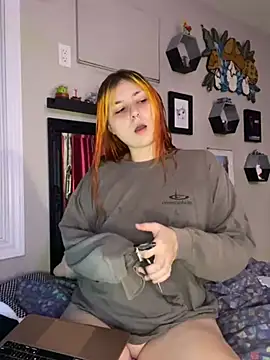 Snapshot of itsbabydashh chatting on 12/12/24, 01:43 itsbabydashh online show from 12/12/24, 01:43