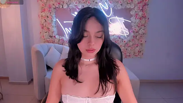 Snapshot of NaomiSainz chatting on 02/18/25, 11:44 NaomiSainz online show from 02/18/25, 11:44