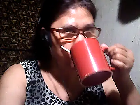 sweetsosie18 online show from 02/04/26, 08:03