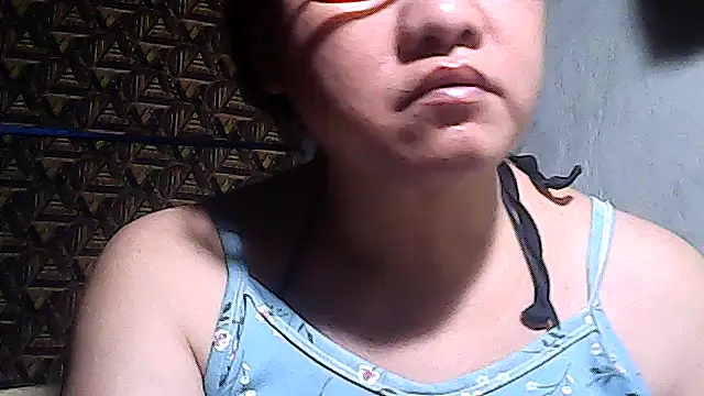 Snapshot of sweetsosie18 chatting on 04/19/26, 08:35 sweetsosie18 online show from 04/19/26, 08:35