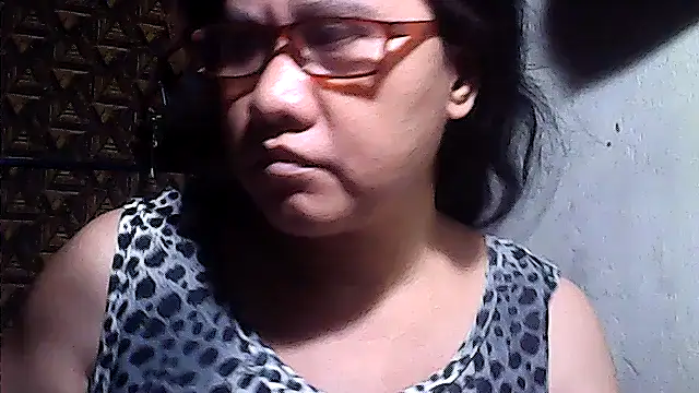 Snapshot of sweetsosie18 chatting on 04/28/26, 02:27 sweetsosie18 online show from 04/28/26, 02:27