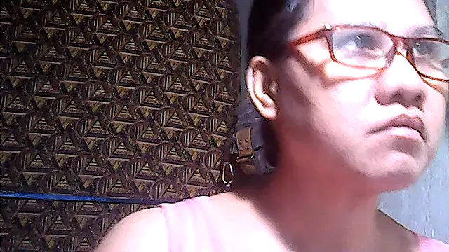 Snapshot of sweetsosie18 chatting on 04/30/26, 05:36 sweetsosie18 online show from 04/30/26, 05:36