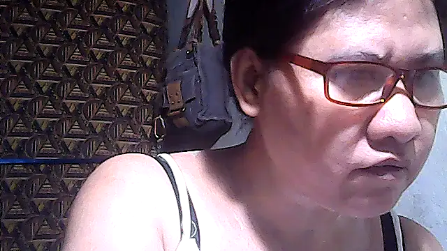 Snapshot of sweetsosie18 chatting on 05/02/26, 03:33 sweetsosie18 online show from 05/02/26, 03:33