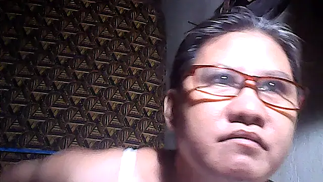 Snapshot of sweetsosie18 chatting on 05/07/26, 06:41 sweetsosie18 online show from 05/07/26, 06:41