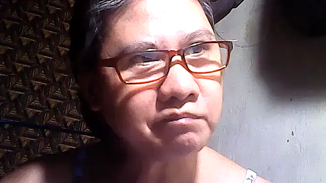 Snapshot of sweetsosie18 chatting on 05/11/26, 08:28 sweetsosie18 online show from 05/11/26, 08:28