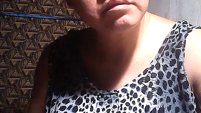 Snapshot of sweetsosie18 chatting on 05/14/26, 09:43 sweetsosie18 online show from 05/14/26, 09:43