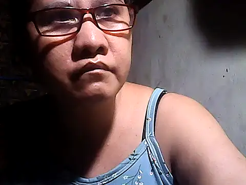 Snapshot of sweetsosie18 chatting on 05/16/26, 02:30 sweetsosie18 online show from 05/16/26, 02:30