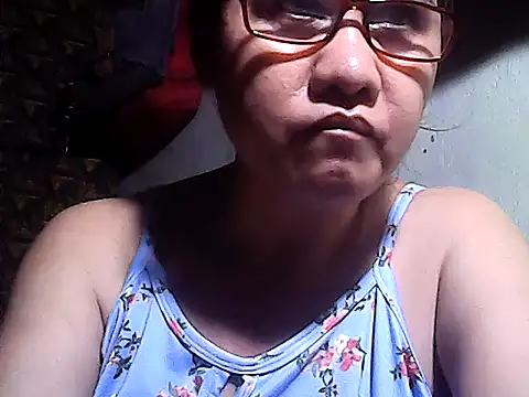 Snapshot of sweetsosie18 chatting on 05/22/26, 04:19 sweetsosie18 online show from 05/22/26, 04:19