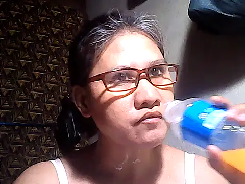 Snapshot of sweetsosie18 chatting on 05/26/26, 02:51 sweetsosie18 online show from 05/26/26, 02:51