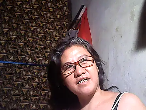 Snapshot of sweetsosie18 chatting on 06/05/26, 01:12 sweetsosie18 online show from 06/05/26, 01:12